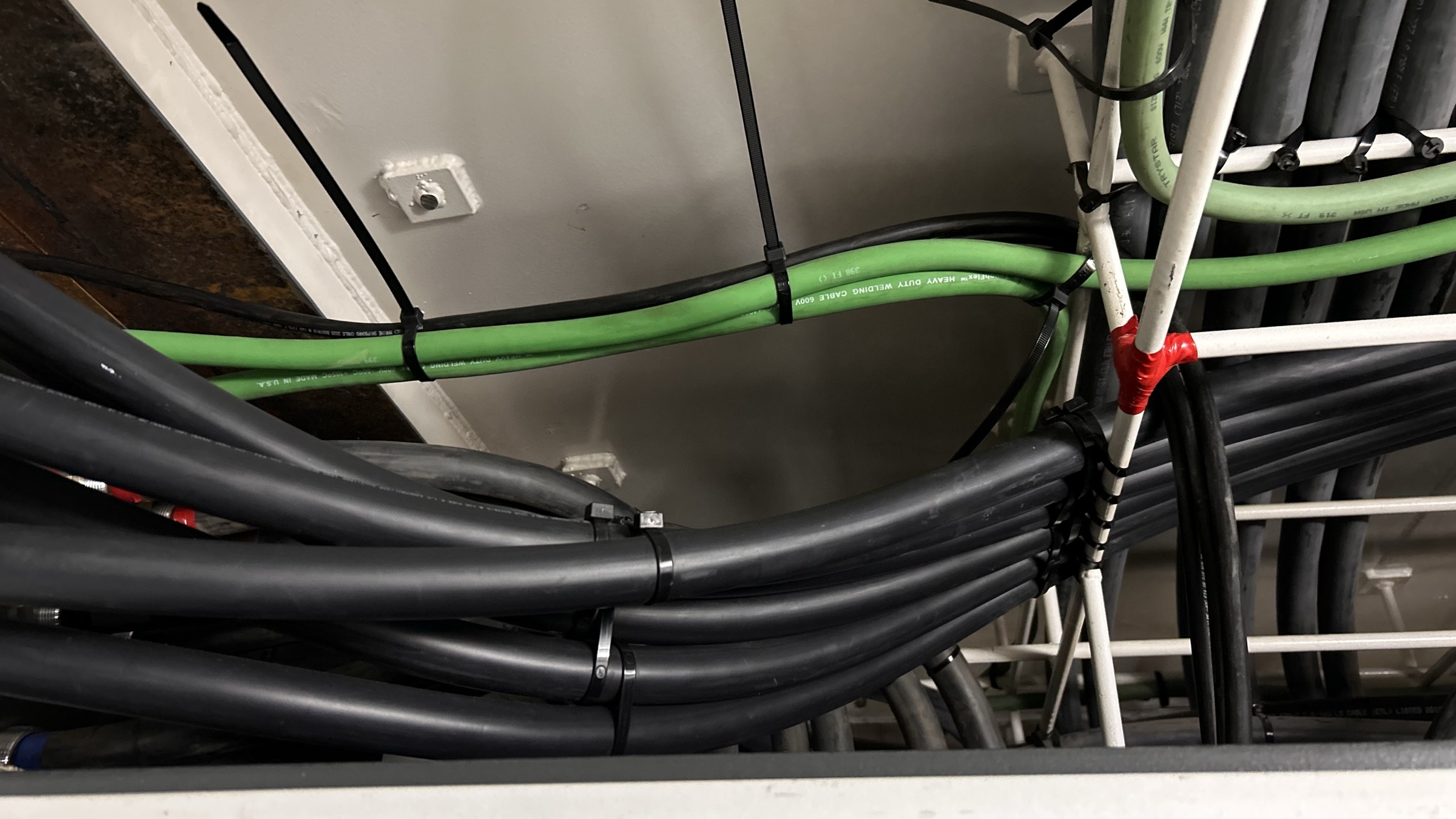 Organized industrial cable runs